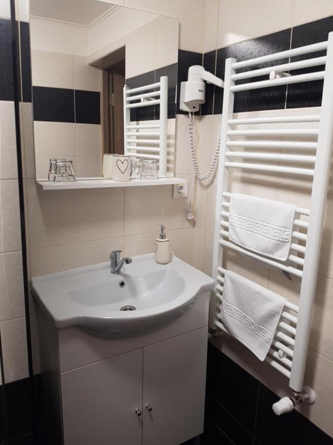 Casa Irinella Bed & Breakfast Satu Mare Exterior photo