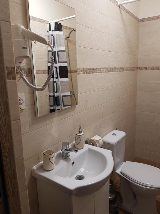 Casa Irinella Bed & Breakfast Satu Mare Exterior photo