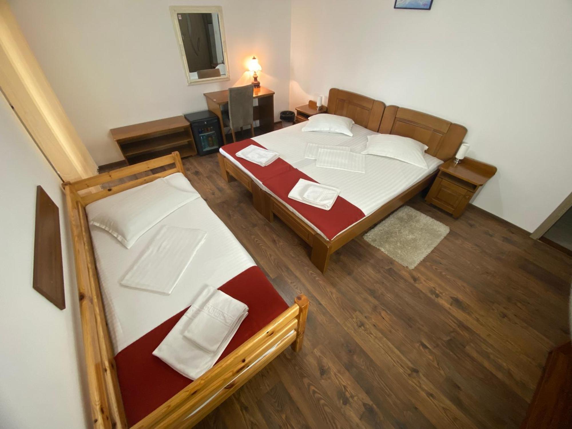 Casa Irinella Bed & Breakfast Satu Mare Exterior photo